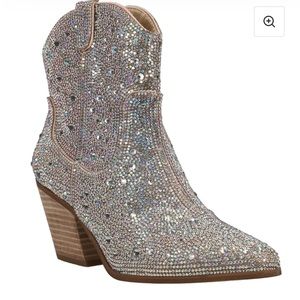 Beautiful rhinestone boots!